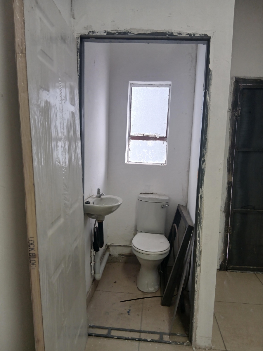 To Let commercial Property for Rent in Zinniaville North West